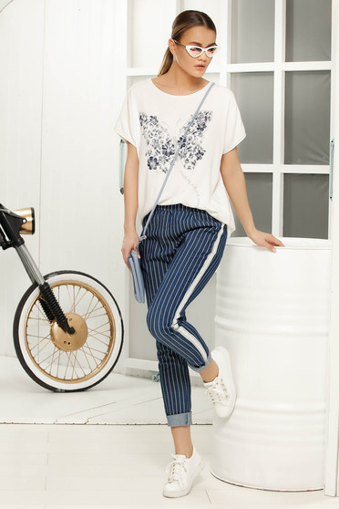 Pantaloni albastri casual conici cu talie medie din material usor elastic cu dungi