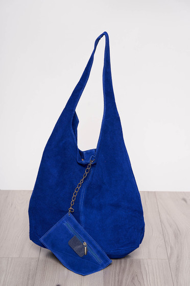 Geanta dama albastra casual din piele naturala cu manere de lungime medie cu accesoriu inclus