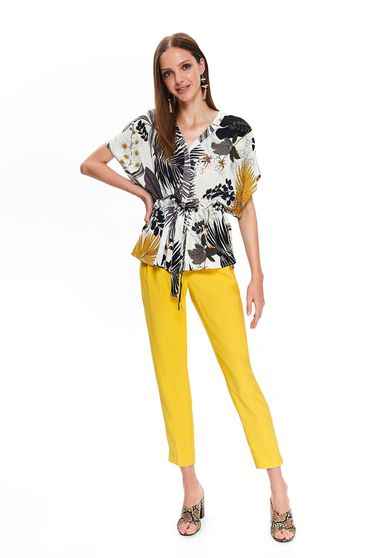 Camasa dama Top Secret alba cu maneca scurta cu croi larg cu decolteu in v din material vaporos cu imprimeuri florale