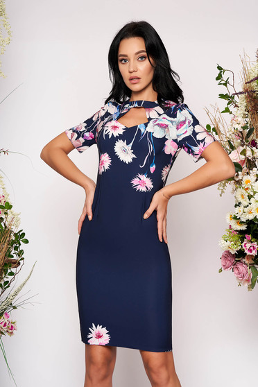 Rochie albastru-inchis eleganta tip creion cu maneca scurta din material usor elastic decupat la bust