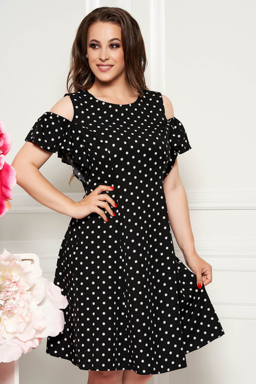 Rochie neagra de zi in clos din material usor elastic cu buline si umeri decupati