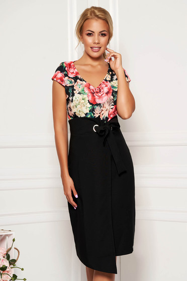Rochie neagra eleganta de zi cu un croi drept din stofa subtire usor elastica cu decolteu in v