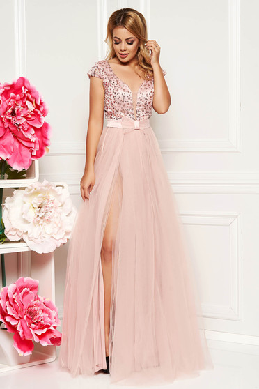 Rochie Artista roz prafuit de ocazie lunga in clos cu spatele gol cu bust buretat cu cordon in talie