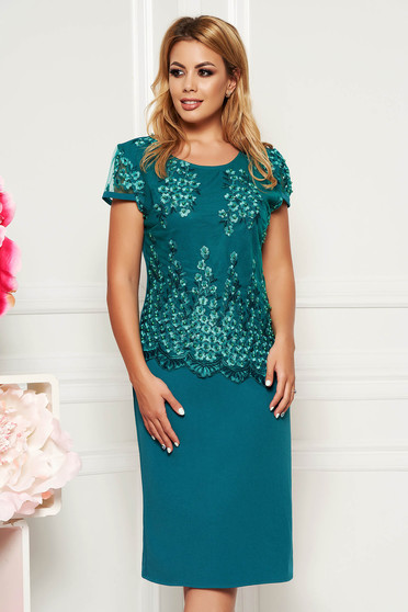 Rochie verde petrol eleganta midi cu un croi mulat cu maneci scurte din material subtire cu suprapunere cu dantela