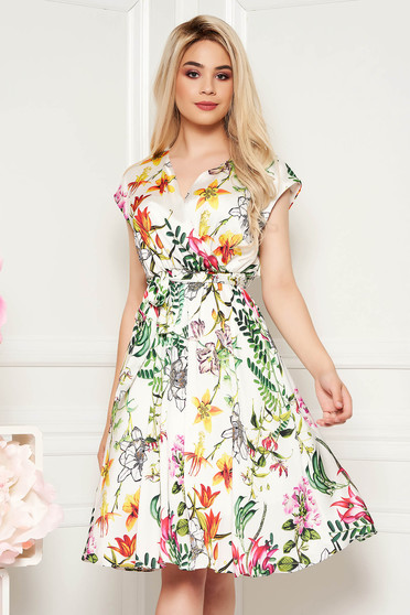 Rochie alba de zi in clos cu elastic in talie cu decolteu in v din material satinat cu imprimeuri florale