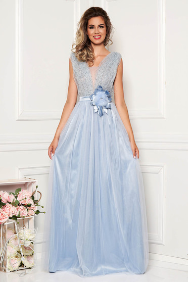 Rochie albastru-deschis LaDonna de ocazie cu aplicatii cu pietre strass cu decolteu adanc