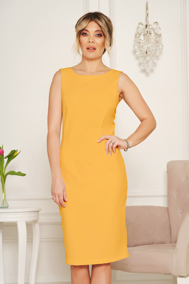 Rochie StarShinerS mustarie basic eleganta midi tip creion cu spatele decupat