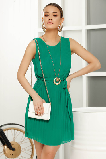 Rochie verde de zi in clos din voal captusita pe interior