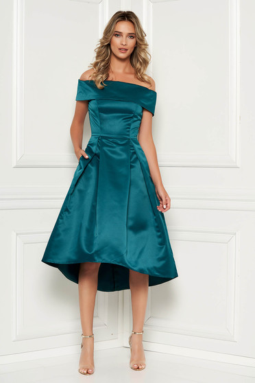 Rochie verde petrol de ocazie in clos asimetrica cu umeri goi din satin