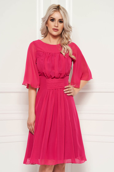 Rochie fuchsia de zi in clos din voal captusita pe interior din material vaporos