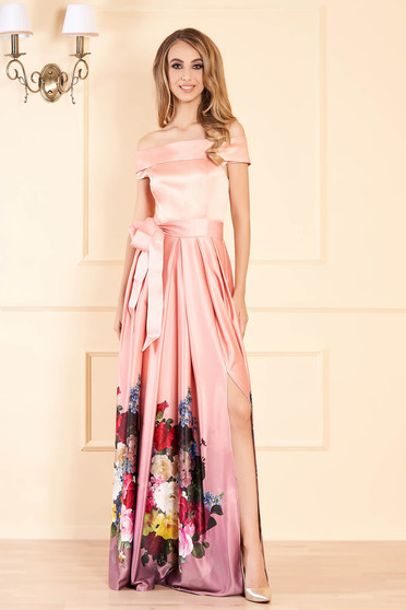 Rochie Artista piersica de ocazie in clos din material satinat cu imprimeu floral cu umeri goi