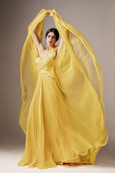 Rochie Ana Radu galbena de lux lunga din tul cu bust buretat croi in clos