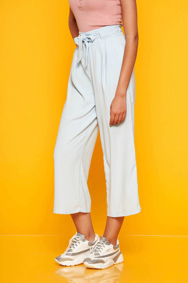Pantaloni SunShine albastri deschis eleganti din material vaporos cu talie inalta si buzunare accesorizati cu cordon