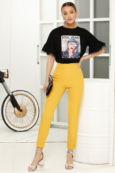 Tricou negru cu croi larg cu maneci scurte cu volanase la maneca