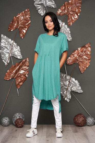 Rochie turcoaz casual de zi cu croi larg cu maneci scurte si decolteu la baza gatului