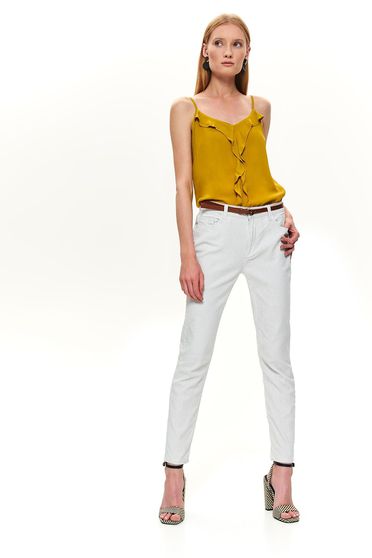 Pantaloni Top Secret albi casual conici din material reiat cu talie medie si accesoriu tip curea