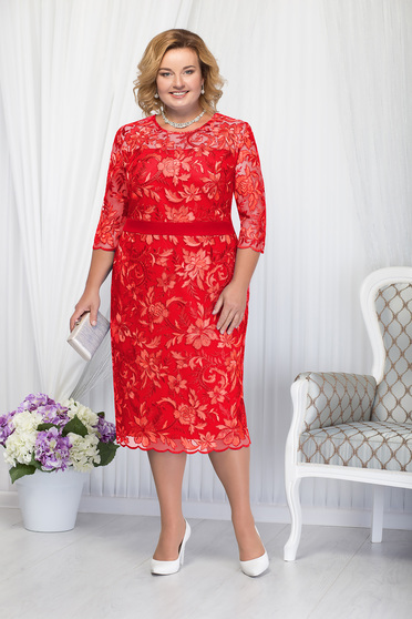 Rochie rosie eleganta de ocazie cu un croi drept midi cu maneci trei-sferturi din dantela