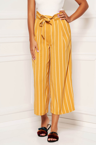 Pantaloni SunShine mustarii cu un croi drept si elastic in talie