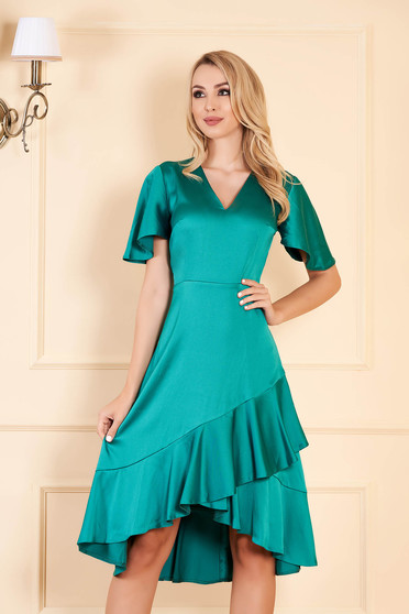 Rochie verde midi de ocazie asimetrica din satin cu decolteu in v cu maneci tip fluture si volanase