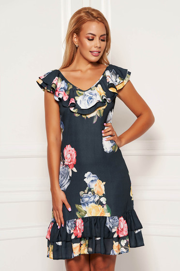 Rochie LaDonna neagra scurta de zi cu un croi drept din voal cu imprimeu floral si decolteu rotunjit