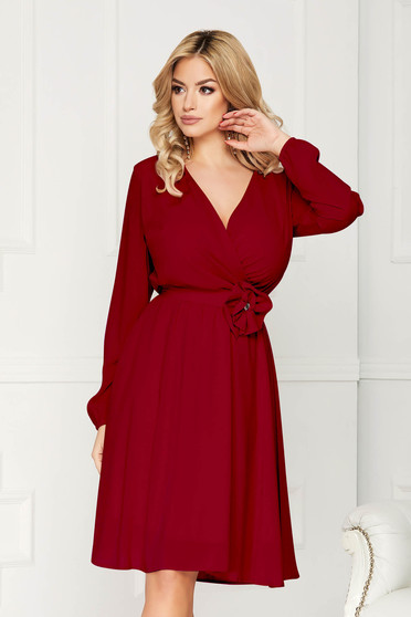 Rochie StarShinerS visinie midi de ocazie in clos din material vaporos cu elastic in talie cu maneci lungi si decolteu petrecut