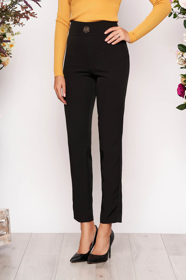 Pantaloni PrettyGirl negri eleganti din stofa usor elastica cu un croi drept si buzunare