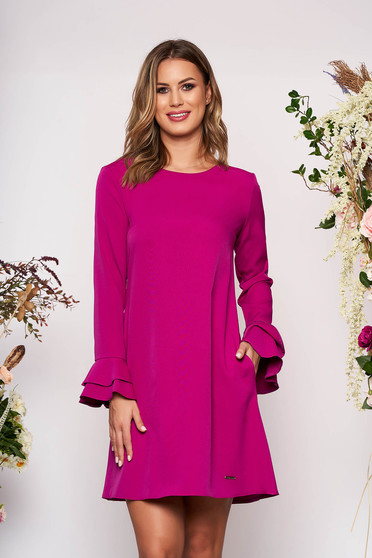 Rochie fuchsia scurta eleganta cu croi in a decolteu la baza gatului cu buzunare cu maneci lungi tip clopot