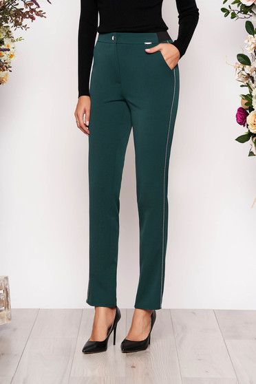 Pantaloni verde inchis conici eleganti din stofa cu elastic in talie cu buzunare si aplicatii metalice