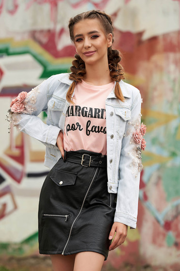 Geaca albastra casual scurta din denim cu aplicatii cu perle dantela si flori 3D pe maneci