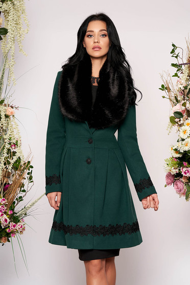 Palton LaDonna verde-inchis elegant lunga in clos cu guler din blana din blana ecologica se inchide cu nasturi