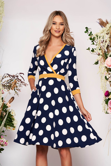 Rochie StarShinerS mustarie office midi in clos cu buzunare decolteu petrecut in v cu maneci trei-sferturi si cordon detasabil
