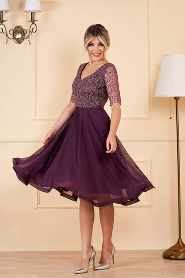 Rochie mov StarShinerS midi de ocazie in clos din voal si paiete cu decolteu in v si maneci scurte