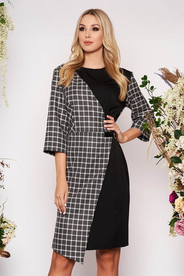 Rochie neagra midi eleganta tip creion cu maneci trei-sferturi decolteu la baza gatului fara captuseala in carouri