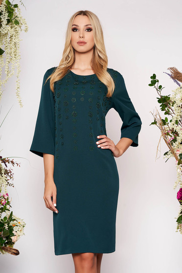 Rochie verde petrol eleganta midi cu un croi drept din stofa subtire cu maneci trei-sferturi cu aplicatii din margele si pietre strass