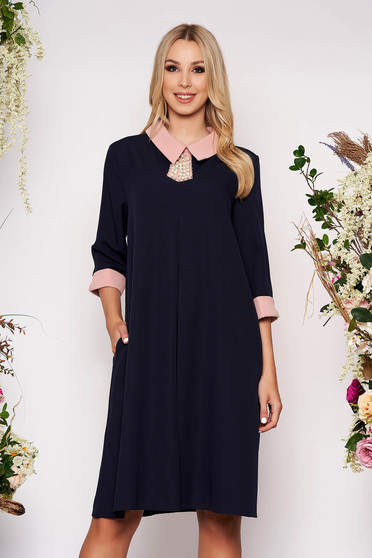 Rochie albastru-inchis midi eleganta cu croi larg din stofa subtire cu buzunare cu guler si maneci trei-sferturi