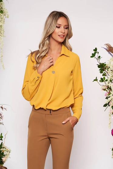 Camasa dama mustarie scurta eleganta din material vaporos cu maneci lungi si guler