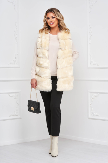 Coats & Jackets, Gilet with easy cut from ecological fur with inside lining cream with pockets - StarShinerS.com