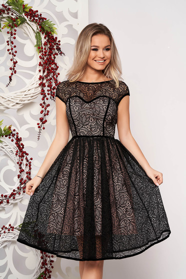 Rochie StarShinerS neagra eleganta scurta de ocazie din dantela cu maneci scurte decolteu in
