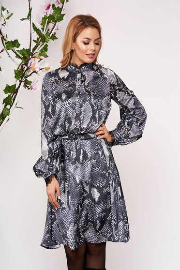 Rochie PrettyGirl gri midi in clos cu elastic in talie si maneca lunga
