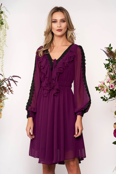 Rochie LaDonna zmeura eleganta in clos cu decolteu in v din voal cu aplicatii de dantela