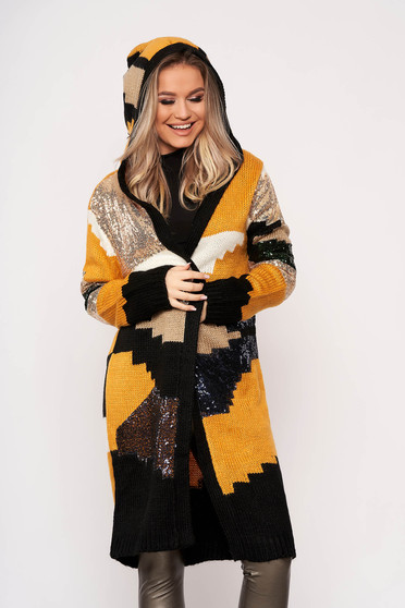 Cardigan SunShine mustariu elegant din material tricotat cu aplicatii cu paiete cu gluga nedetasabila si fara inchidere
