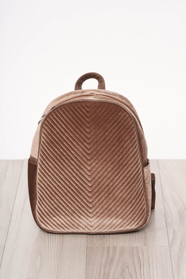 Rucsac SunShine maro din catifea accesorizat cu fermoar cu maner lung reglabil cu manere scurte