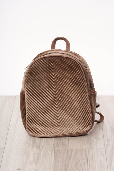 Rucsac SunShine maro-inchis din catifea accesorizat cu fermoar cu maner lung reglabil cu manere scurte