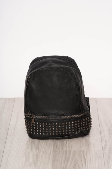 Rucsac SunShine negru material din piele ecologica cu tinte metalice accesorizat cu fermoar cu maner lung reglabil cu manere scurte