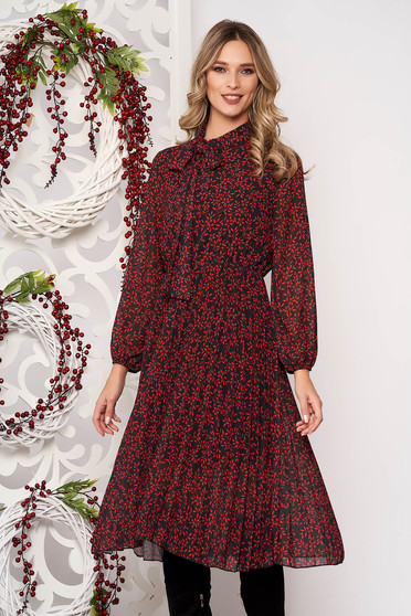Rochie SunShine rosie croi in clos midi din voal cu pliuri de material cu elastic in talie cu maneci lungi cu guler tip esarfa