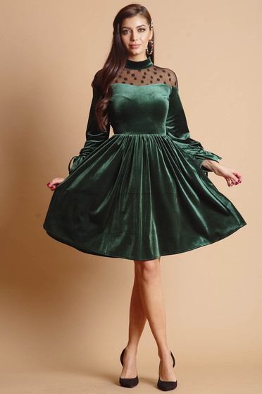 Rochie Artista verde midi de ocazie cu aplicatii de tulle brodat si maneci lungi