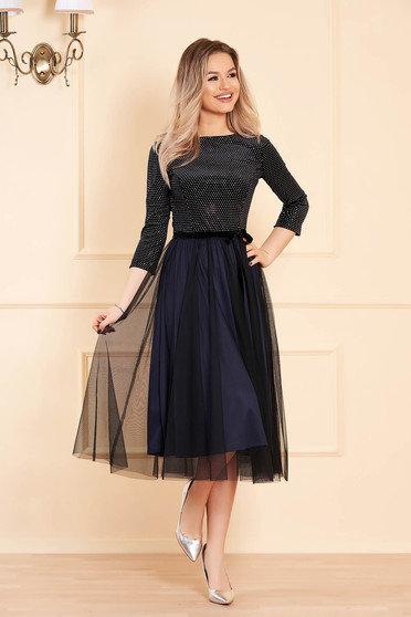 Rochie StarShinerS neagra de ocazie cu maneca trei-sferturi din catifea si tulle cu croiala in clos