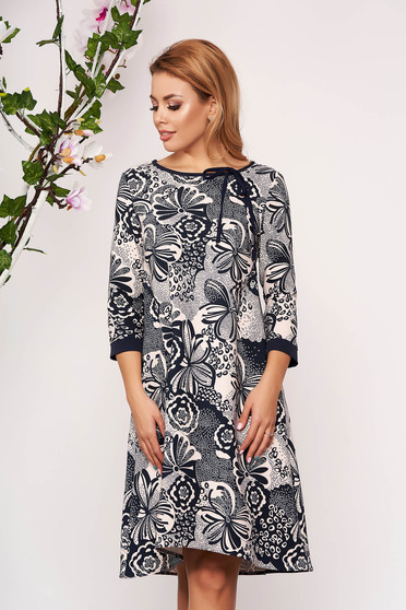 Rochie StarShinerS albastru-inchis de zi din scuba cu maneci trei-sferturi accesorizata cu o fundita fara captuseala
