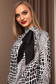 Bluza dama PrettyGirl neagra eleganta scurta pe gat cu fundita si imprimeuri grafice 3 - StarShinerS.ro