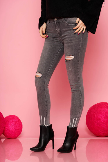 Blugi SunShine gri casual din denim cu un croi mulat cu talie medie si mici rupturi de material